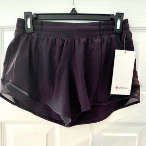 (NWT!) Lululemon Black Hotty Hot shorts 6 Tall